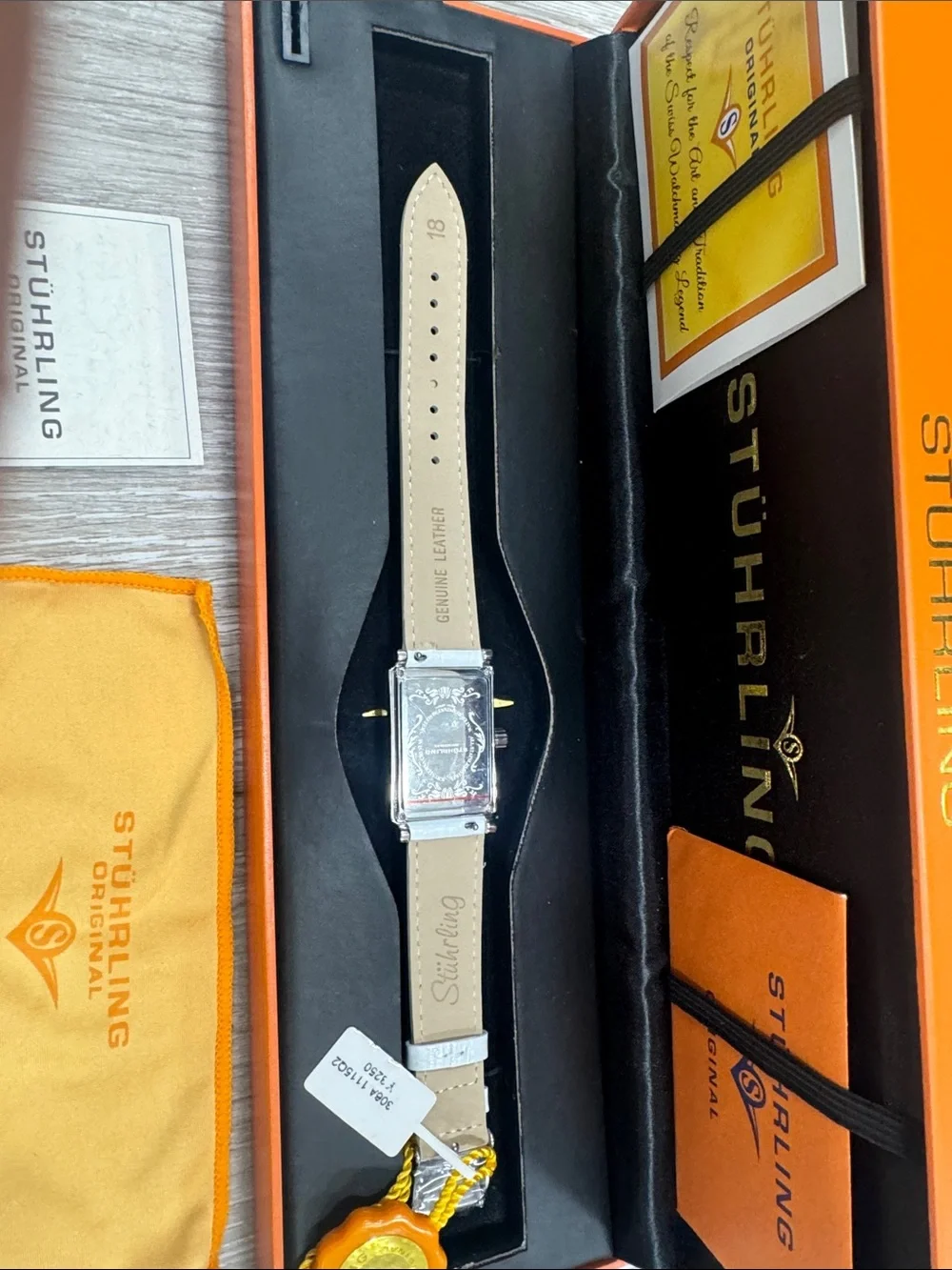 Stuhrling Original elegant white